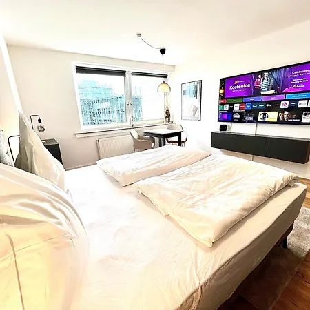 City-apartment Mit Rheinblick Dusseldorf